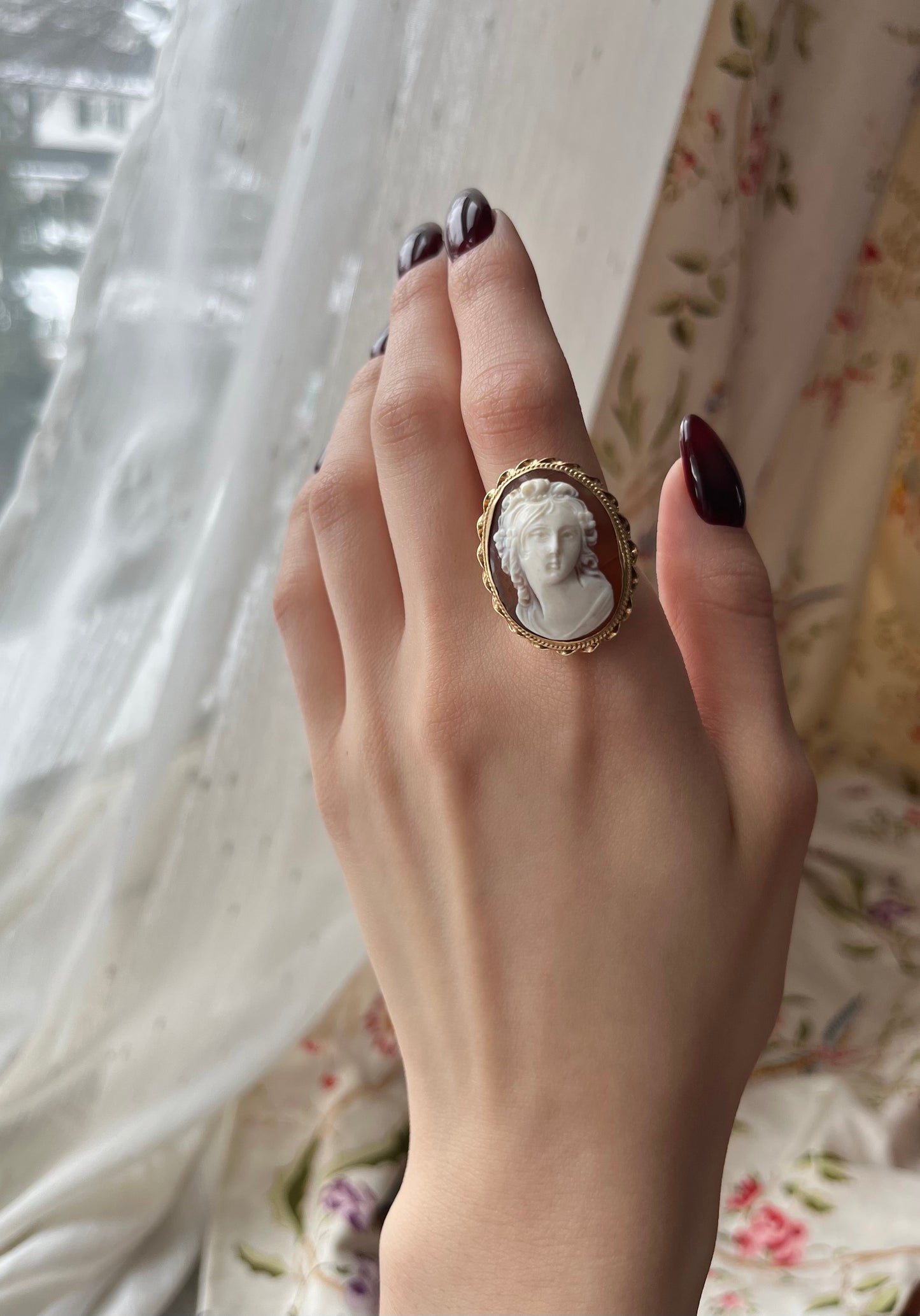 Antique 14K & Carved Shell Cameo Ring