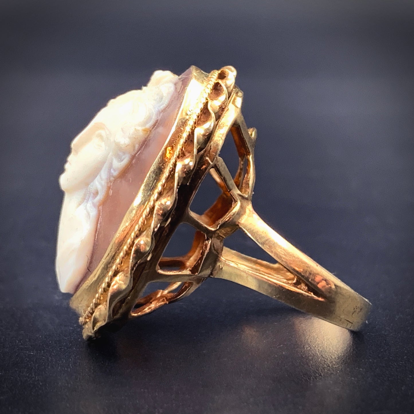 Antique 14K & Carved Shell Cameo Ring