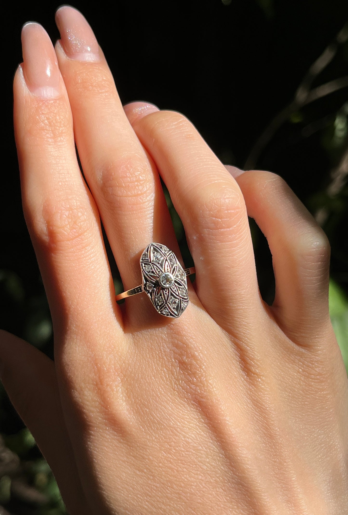 Antique Art Deco 14-15K & Diamond Ring