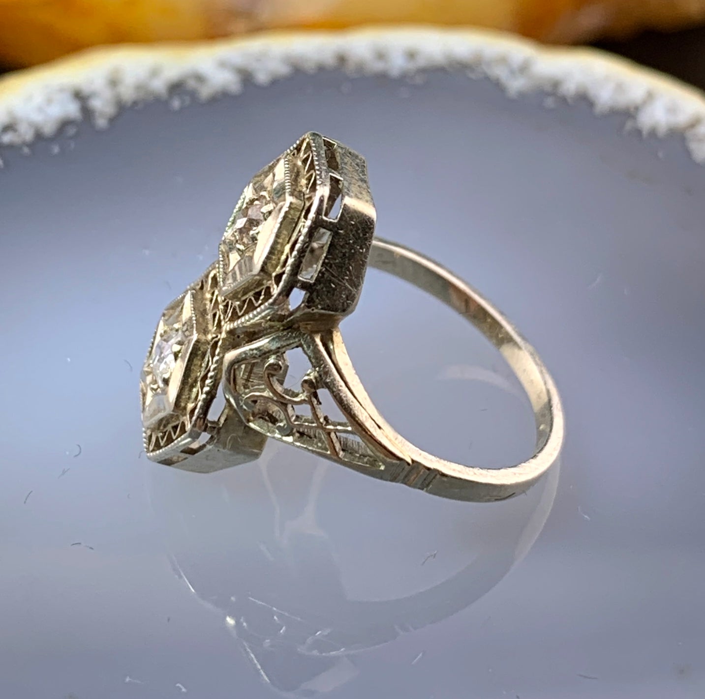 Antique Art Deco 18K & Diamond Ring