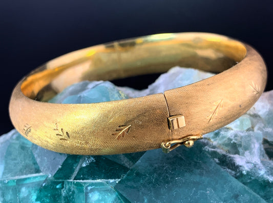 Vintage 18K Bangle Bracelet