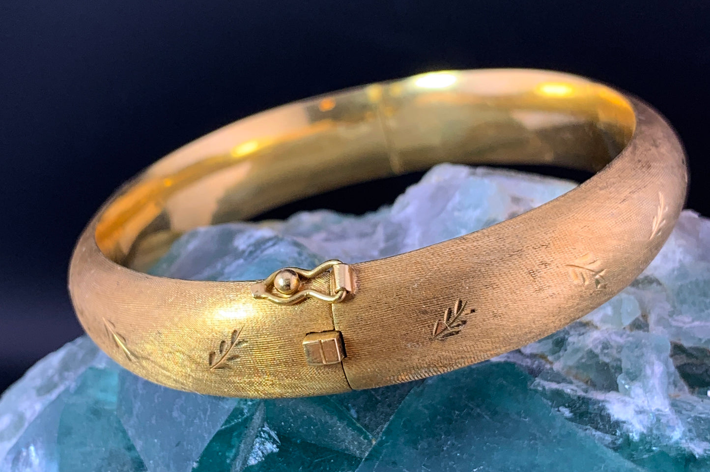 Vintage 18K Bangle Bracelet