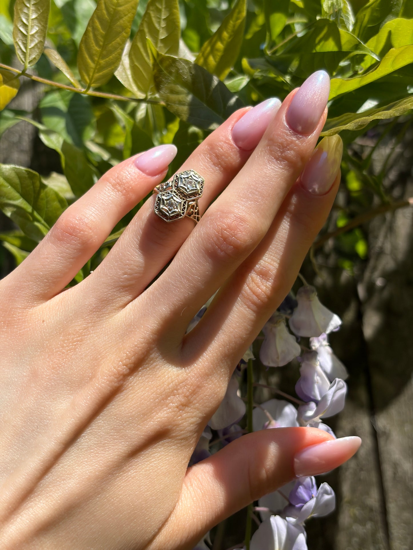 Antique Art Deco 18K & Diamond Ring