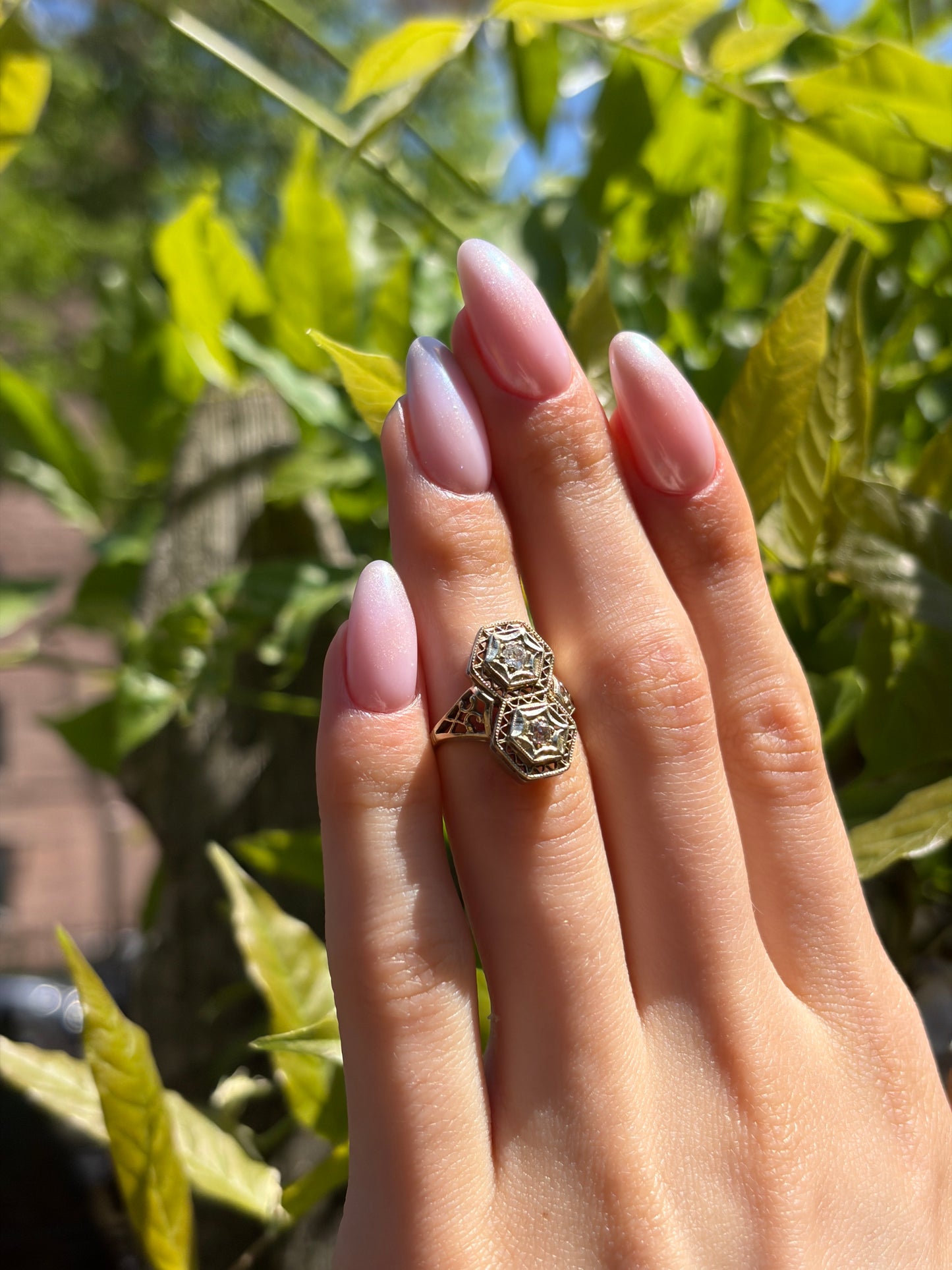 Antique Art Deco 18K & Diamond Ring