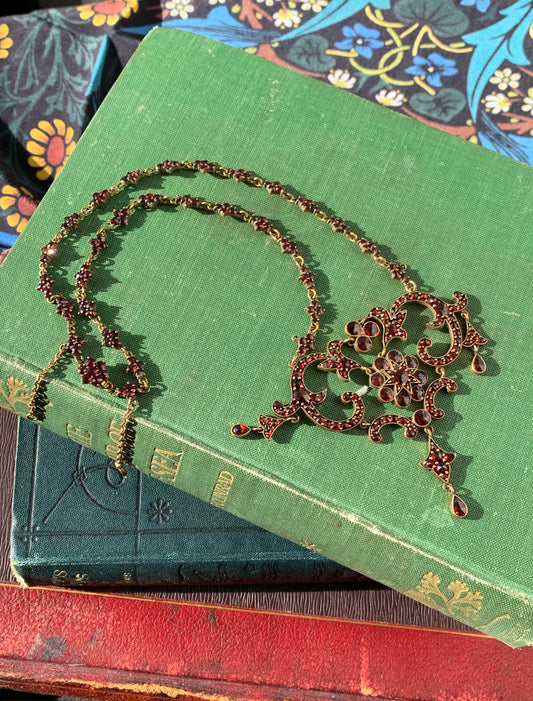 Antique Bohemian Garnet Necklace in Garnet Gold